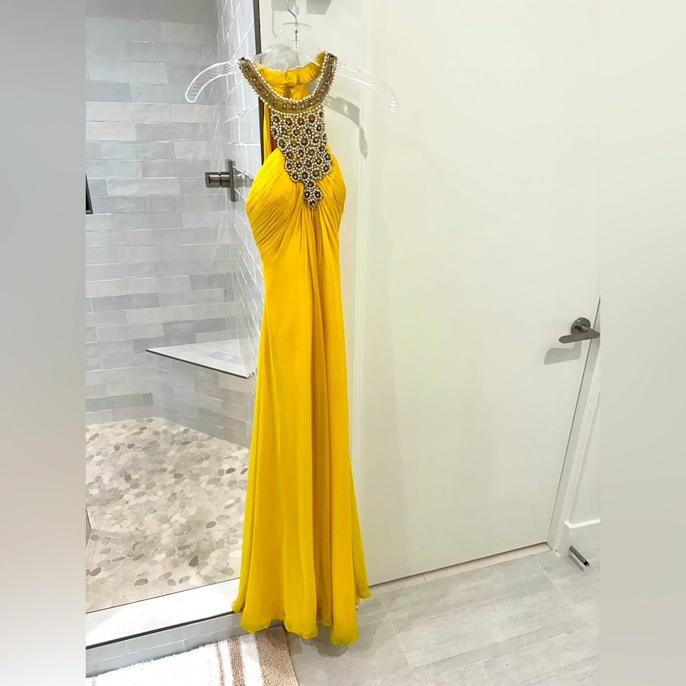 Gorgeous Aidan Mattox Yellow Evening Gown